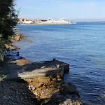 Apartman Apartments By The Sea Kali, Ugljan - 8203