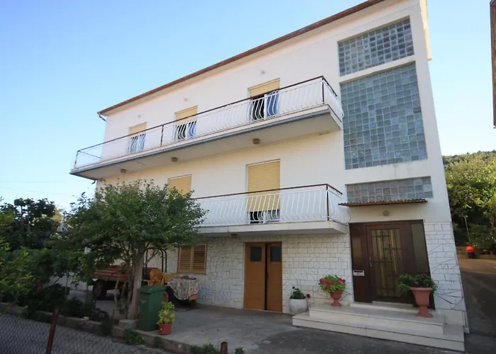 Apartments By The Sea Kali, Ugljan - 8203 Апартаменты