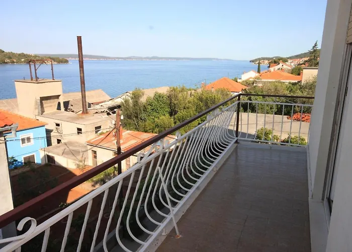 Apartments By The Sea Kali, Ugljan - 8203 Апартаменты Кали